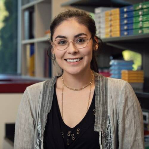 Alina Morales '16